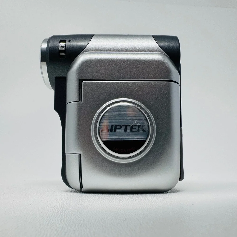 Aiptek DZO-V5T Digital Camcorder 5MP Silver Handheld Video Camera AA Battery